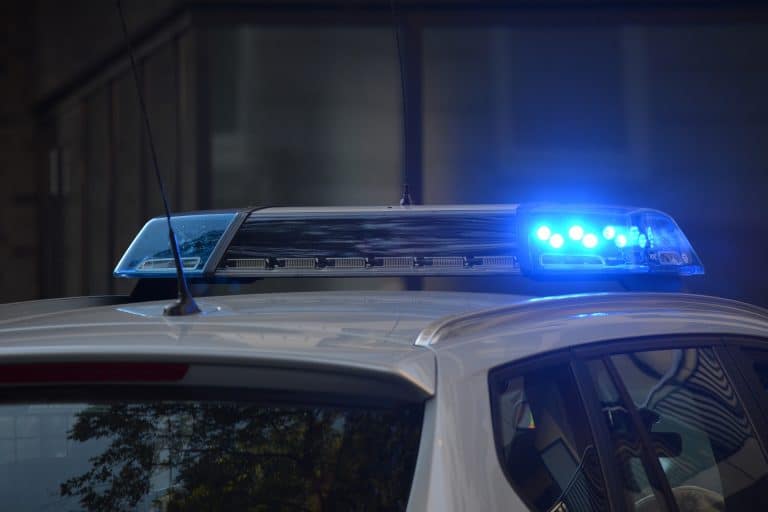 Un hombre se enfrenta a cargos de delito grave por atropellar a un policía en Ginebra y darse a la fuga