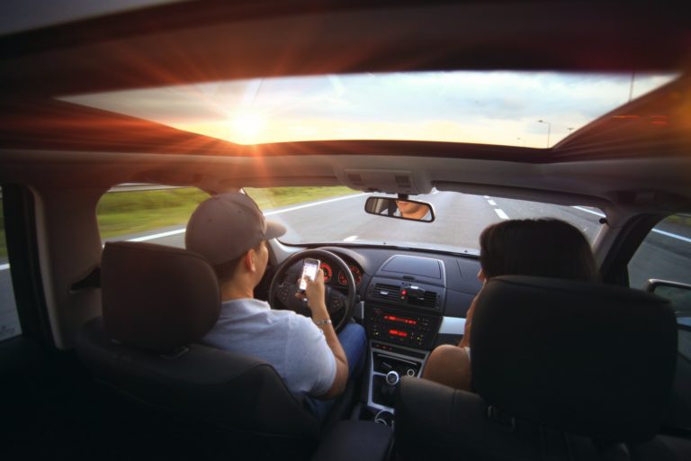 Safety tips for avoiding car accidents on your summer road trip