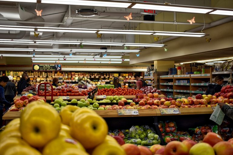 Are Illinois Grocery Stores Liable For Falls on Rainy Days?